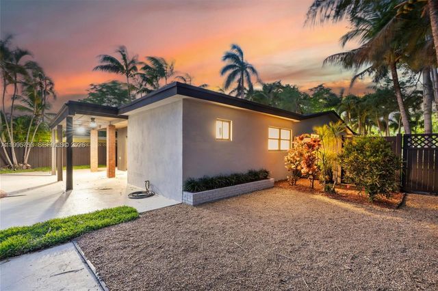 2704 Cleveland St, Hollywood, FL 33020