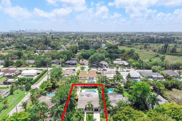 2704 Cleveland St, Hollywood, FL 33020