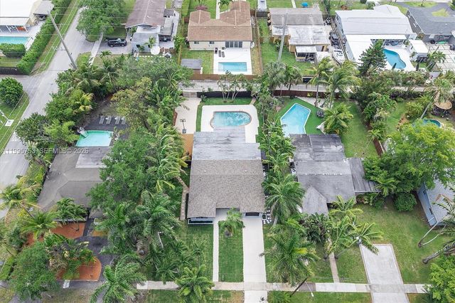 2704 Cleveland St, Hollywood, FL 33020