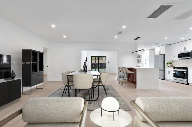 2704 Cleveland St, Hollywood, FL 33020