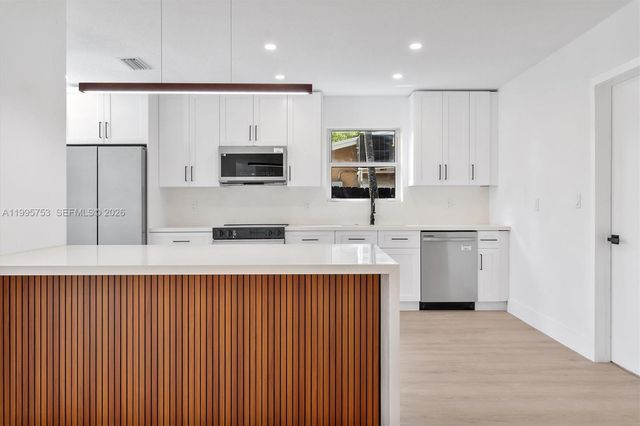 2704 Cleveland St, Hollywood, FL 33020