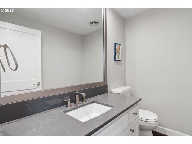 38 GREENRIDGE Ct, Lake Oswego, OR 97035
