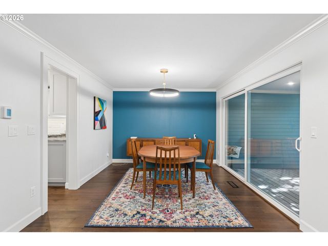 38 GREENRIDGE Ct, Lake Oswego, OR 97035
