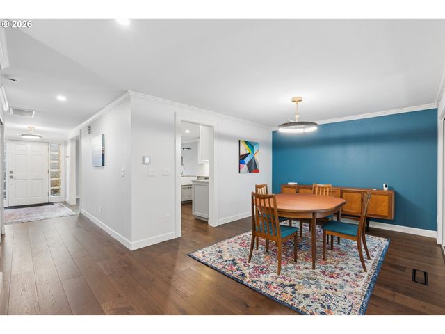 38 GREENRIDGE Ct, Lake Oswego, OR 97035