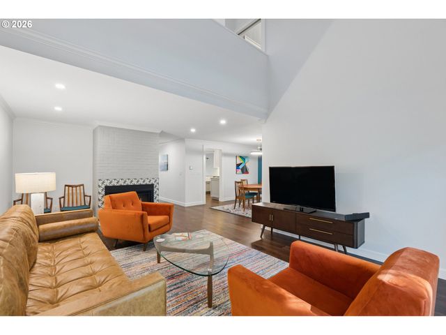 38 GREENRIDGE Ct, Lake Oswego, OR 97035