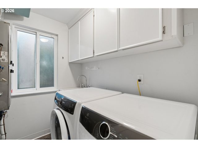 38 GREENRIDGE Ct, Lake Oswego, OR 97035