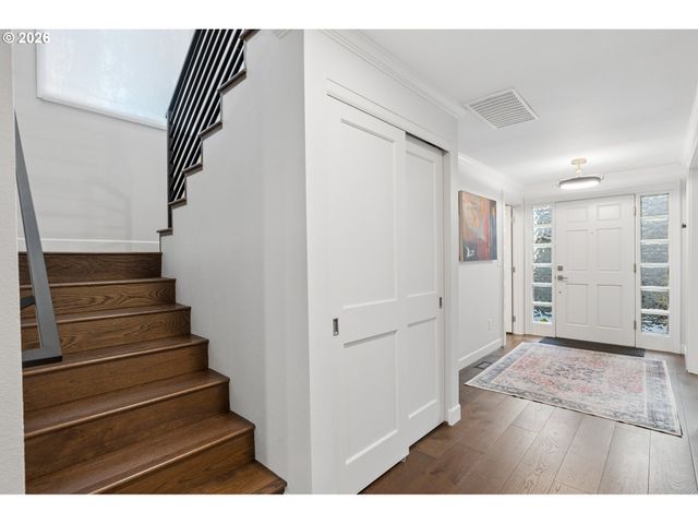 38 GREENRIDGE Ct, Lake Oswego, OR 97035