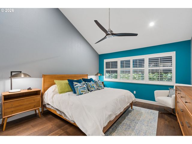 38 GREENRIDGE Ct, Lake Oswego, OR 97035