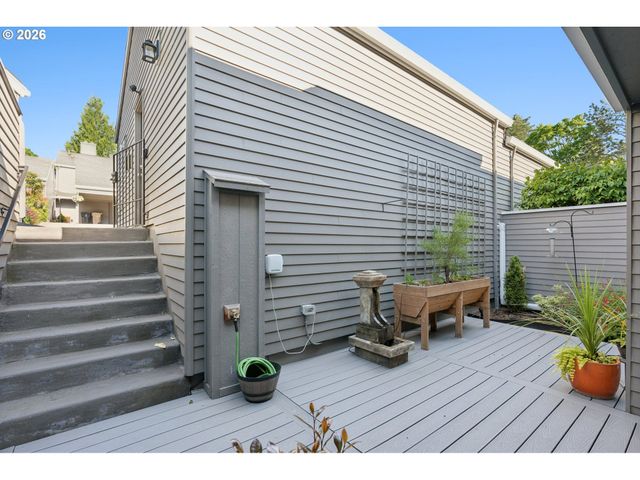 38 GREENRIDGE Ct, Lake Oswego, OR 97035