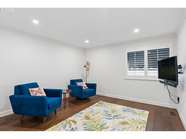 38 GREENRIDGE Ct, Lake Oswego, OR 97035