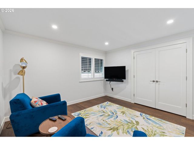 38 GREENRIDGE Ct, Lake Oswego, OR 97035