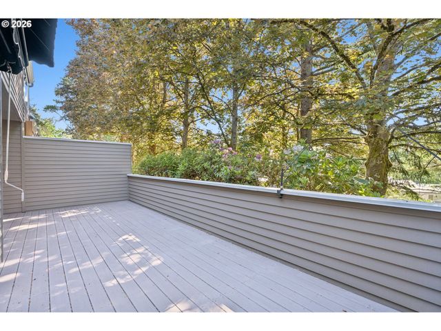 38 GREENRIDGE Ct, Lake Oswego, OR 97035