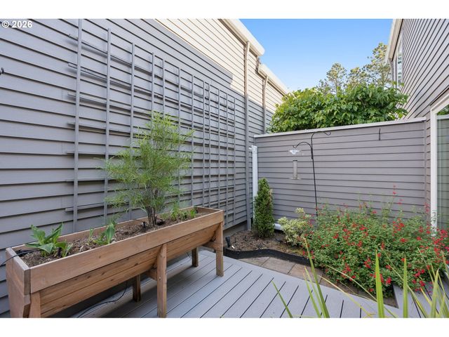 38 GREENRIDGE Ct, Lake Oswego, OR 97035