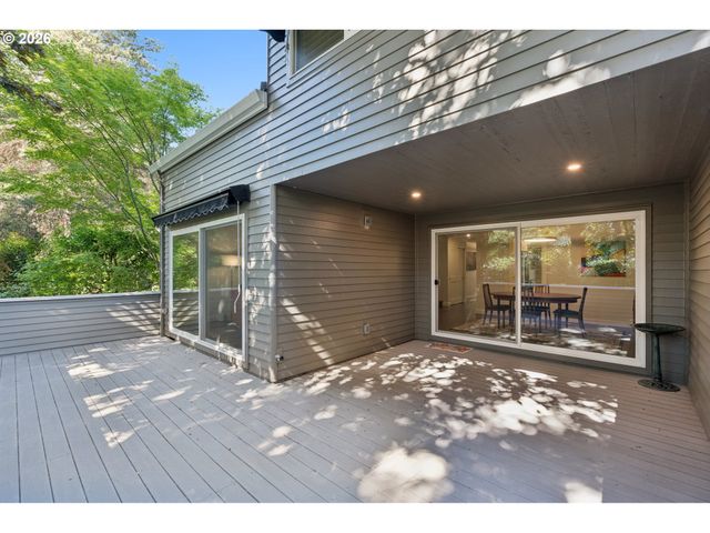 38 GREENRIDGE Ct, Lake Oswego, OR 97035
