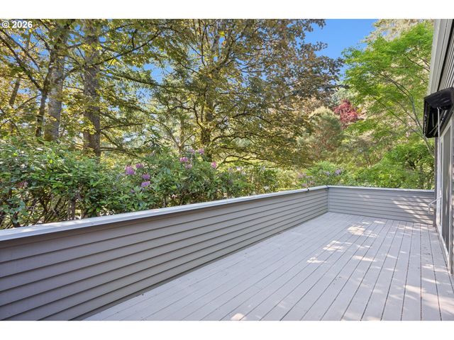 38 GREENRIDGE Ct, Lake Oswego, OR 97035