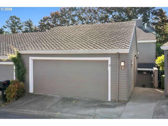 38 GREENRIDGE Ct, Lake Oswego, OR 97035