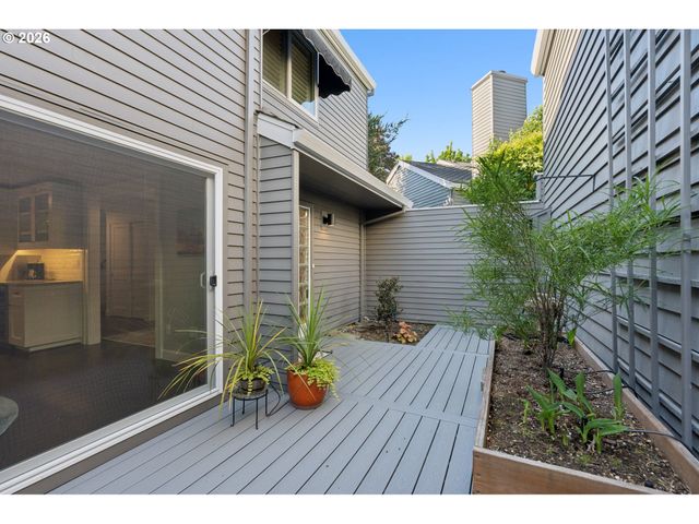 38 GREENRIDGE Ct, Lake Oswego, OR 97035