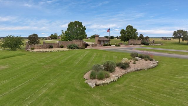 7420 S Aberdeen Drive, Cleburne, TX 76033