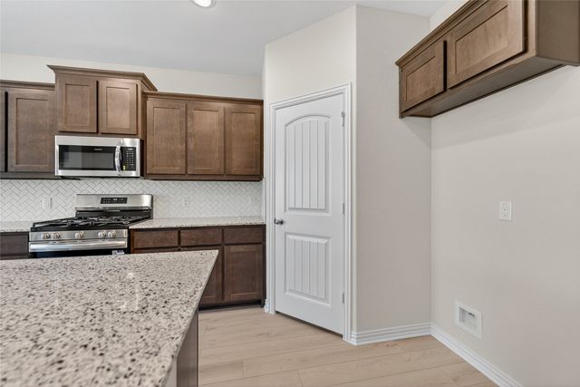 3517 Helena Street, Gainesville, TX 76240