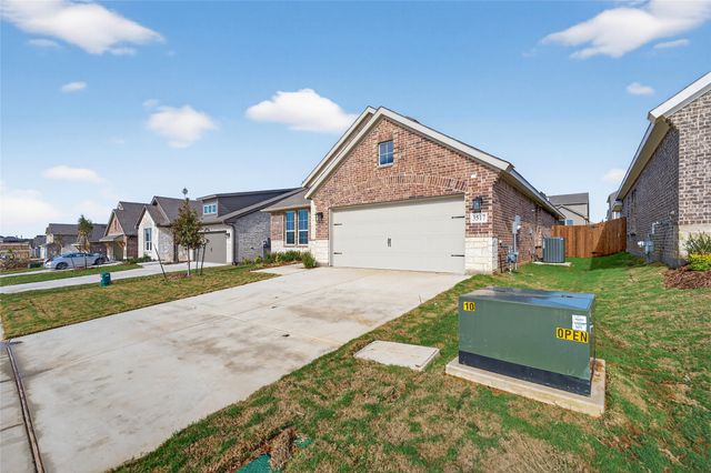 3517 Helena Street, Gainesville, TX 76240