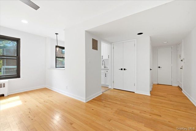 13 Terrace Circle 2B, Great Neck, NY 11021