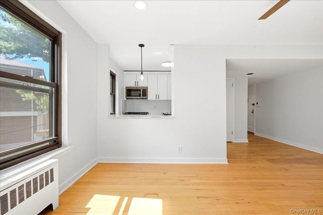 13 Terrace Circle 2B, Great Neck, NY 11021