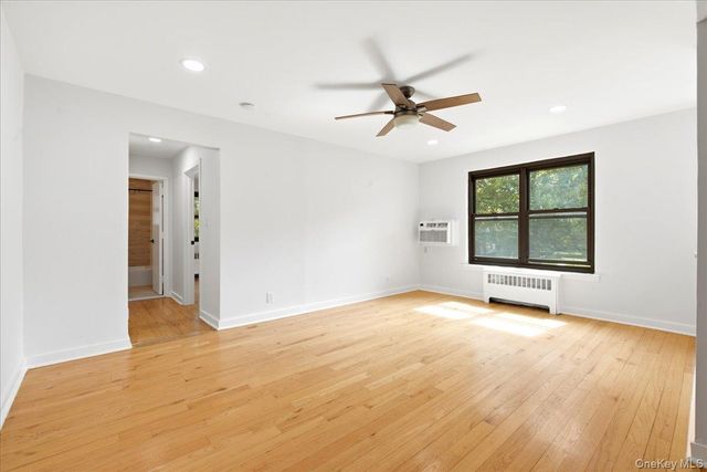 13 Terrace Circle 2B, Great Neck, NY 11021