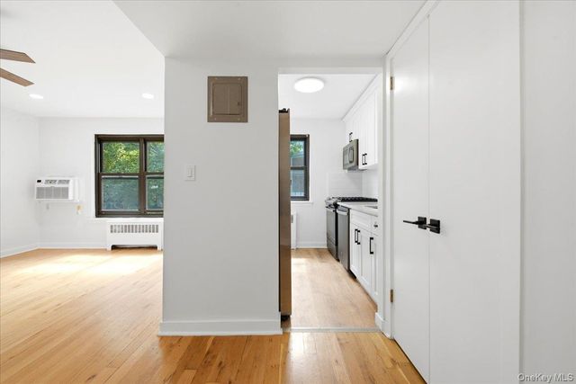 13 Terrace Circle 2B, Great Neck, NY 11021