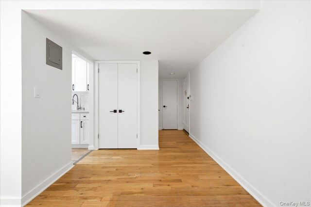 13 Terrace Circle 2B, Great Neck, NY 11021
