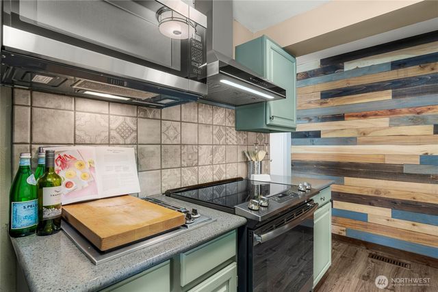 9537 S 213th Street, Kent, WA 98031