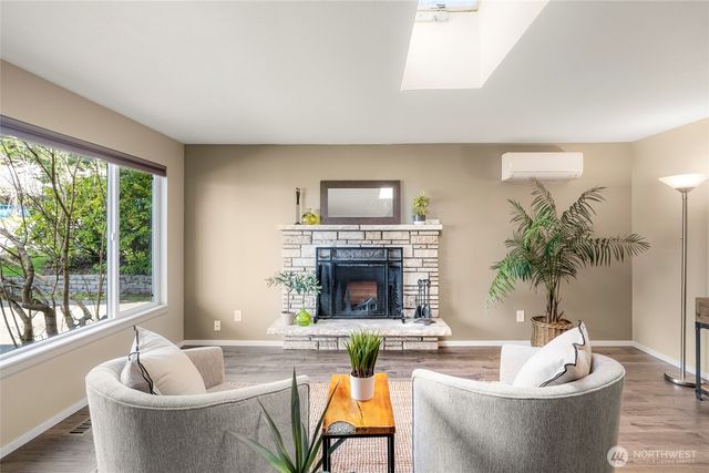 9537 S 213th Street, Kent, WA 98031