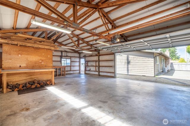 9537 S 213th Street, Kent, WA 98031