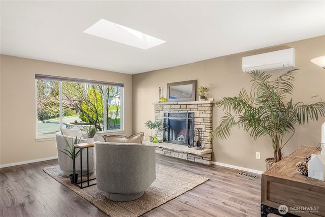 9537 S 213th Street, Kent, WA 98031