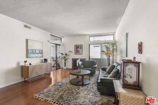 729 S Hobart Boulevard 40, Los Angeles, CA 90005