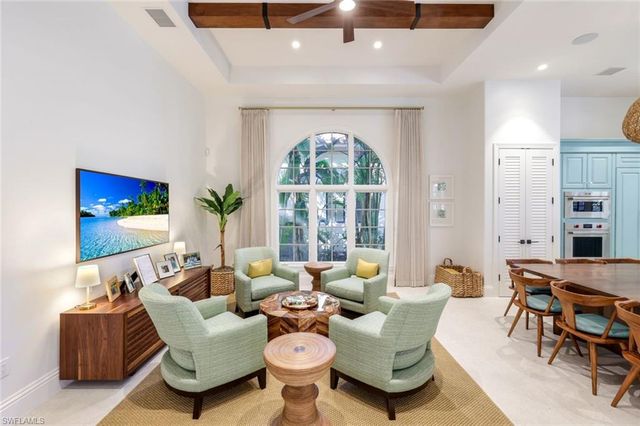 2904 Tiburon BLVD E, Naples, FL 34109