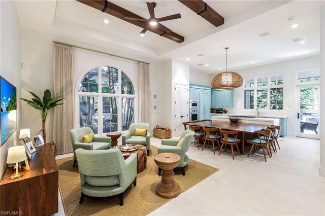 2904 Tiburon BLVD E, Naples, FL 34109