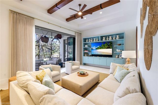 2904 Tiburon BLVD E, Naples, FL 34109