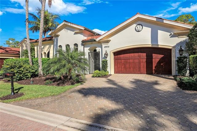 2904 Tiburon BLVD E, Naples, FL 34109
