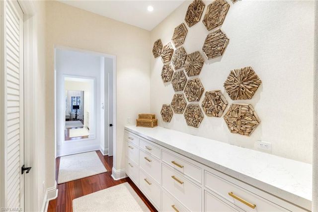 2904 Tiburon BLVD E, Naples, FL 34109