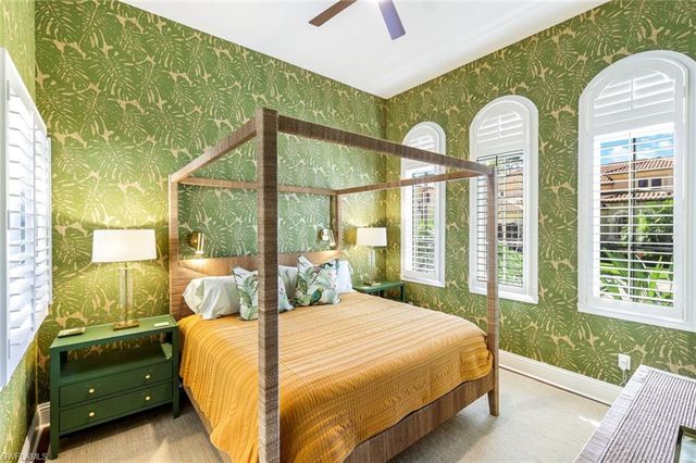 2904 Tiburon BLVD E, Naples, FL 34109