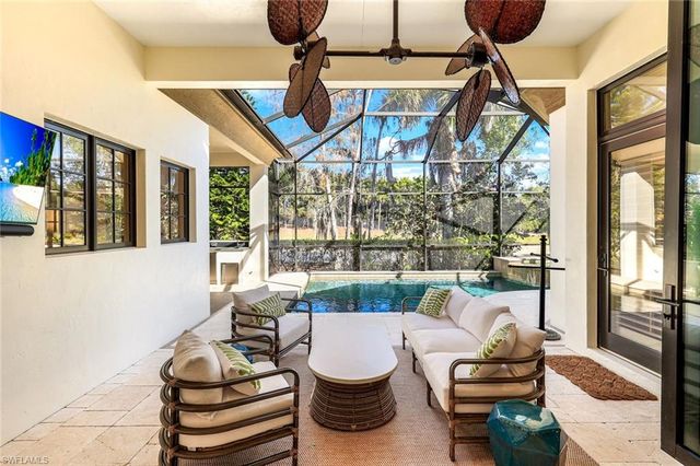 2904 Tiburon BLVD E, Naples, FL 34109