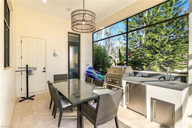 2904 Tiburon BLVD E, Naples, FL 34109