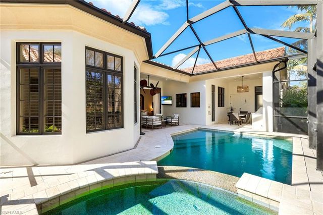 2904 Tiburon BLVD E, Naples, FL 34109