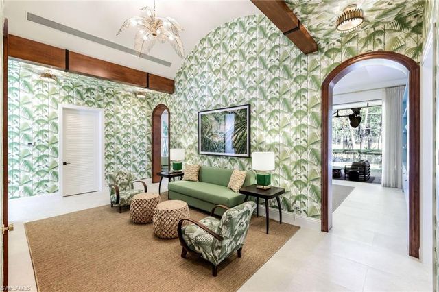 2904 Tiburon BLVD E, Naples, FL 34109