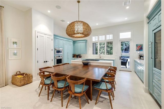 2904 Tiburon BLVD E, Naples, FL 34109