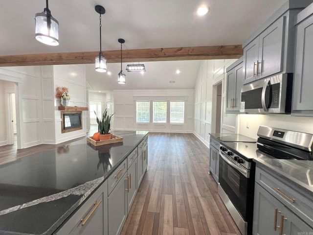 15012 Summer Oak, Mabelvale, AR 72103