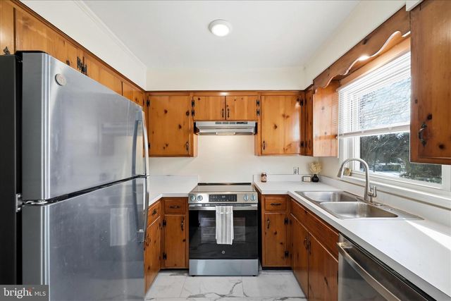 311 S BUCKMARSH ST, Berryville, VA 22611