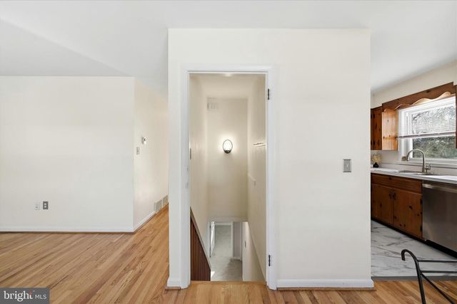 311 S BUCKMARSH ST, Berryville, VA 22611