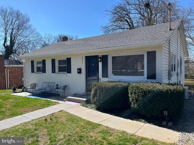 311 S BUCKMARSH ST, Berryville, VA 22611