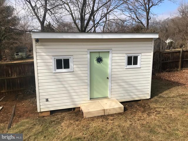 311 S BUCKMARSH ST, Berryville, VA 22611